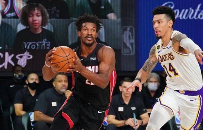  福克斯三双，国王险胜残阵勇士